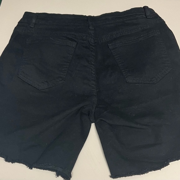 Black denim cut off high waisted stretched shorts ripped size XL never worn - Picture 5 of 6